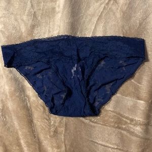 Victoria Secret full lace navy hipsters